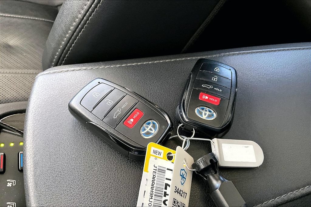 Certified 2021 Toyota Venza Limited AWD/4WD image 35