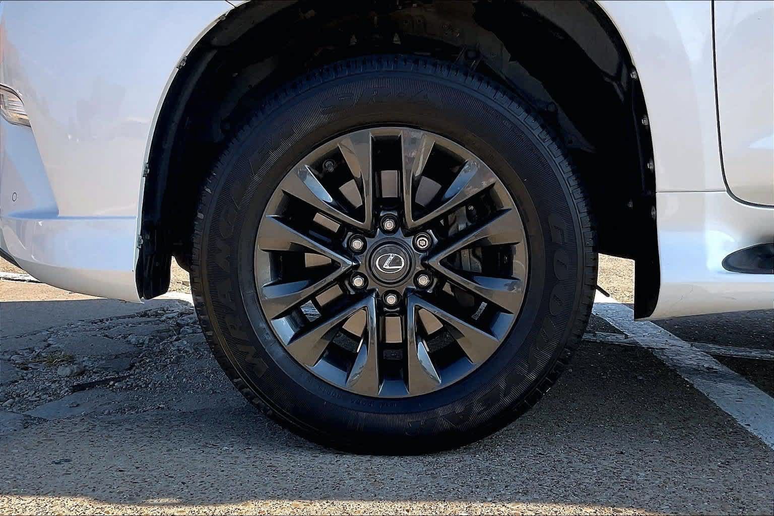 Used 2020 Lexus GX 460 Premium w/ Premium Package AWD/4WD image 8