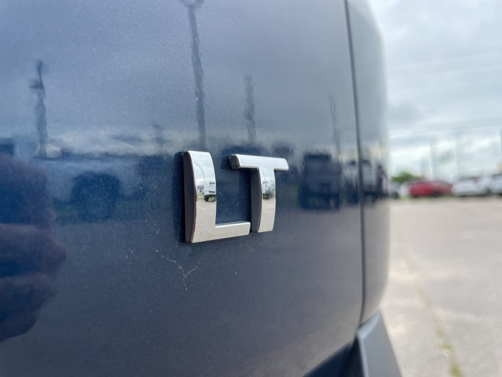 Used 2022 Chevrolet Traverse LT FWD image 16
