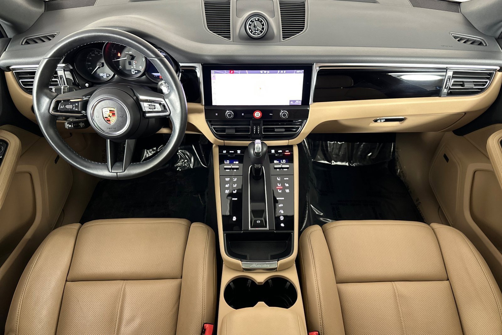 Used 2024 Porsche Macan Turbo image 12