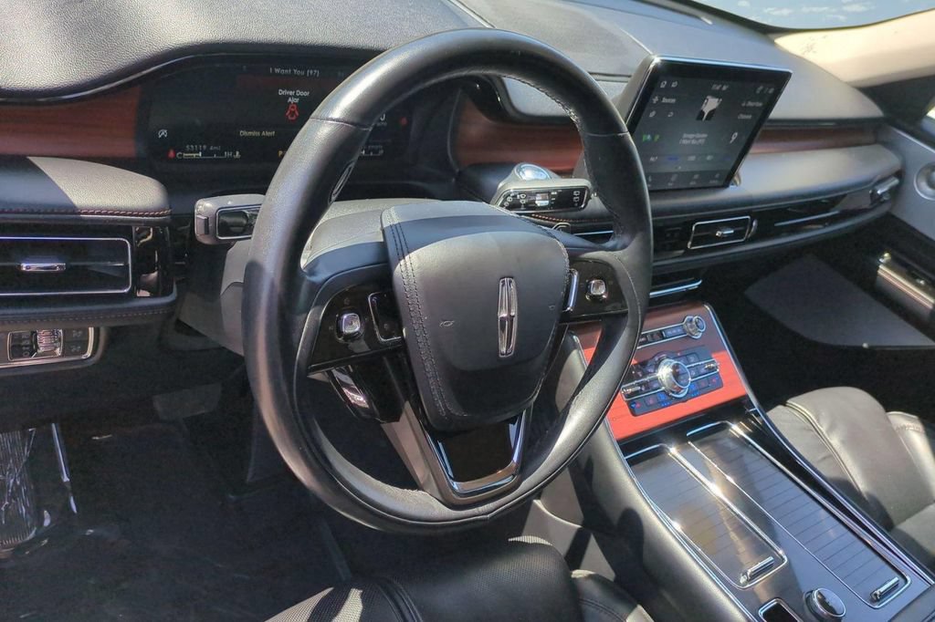 Used 2022 Lincoln Aviator Reserve w/ Equipment Group 201A AWD/4WD image 9