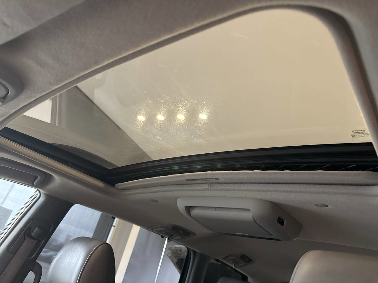 Used 2009 Toyota Sienna XLE Limited image 28