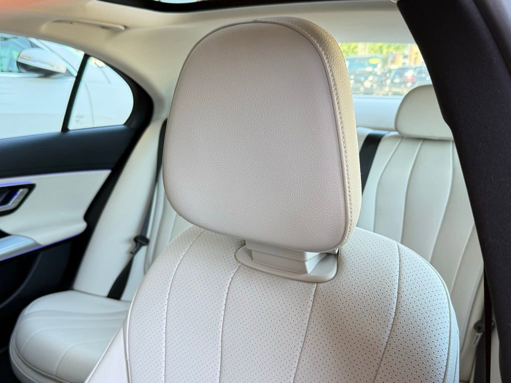 Used 2025 Mercedes-Benz E 350 Sedan image 3