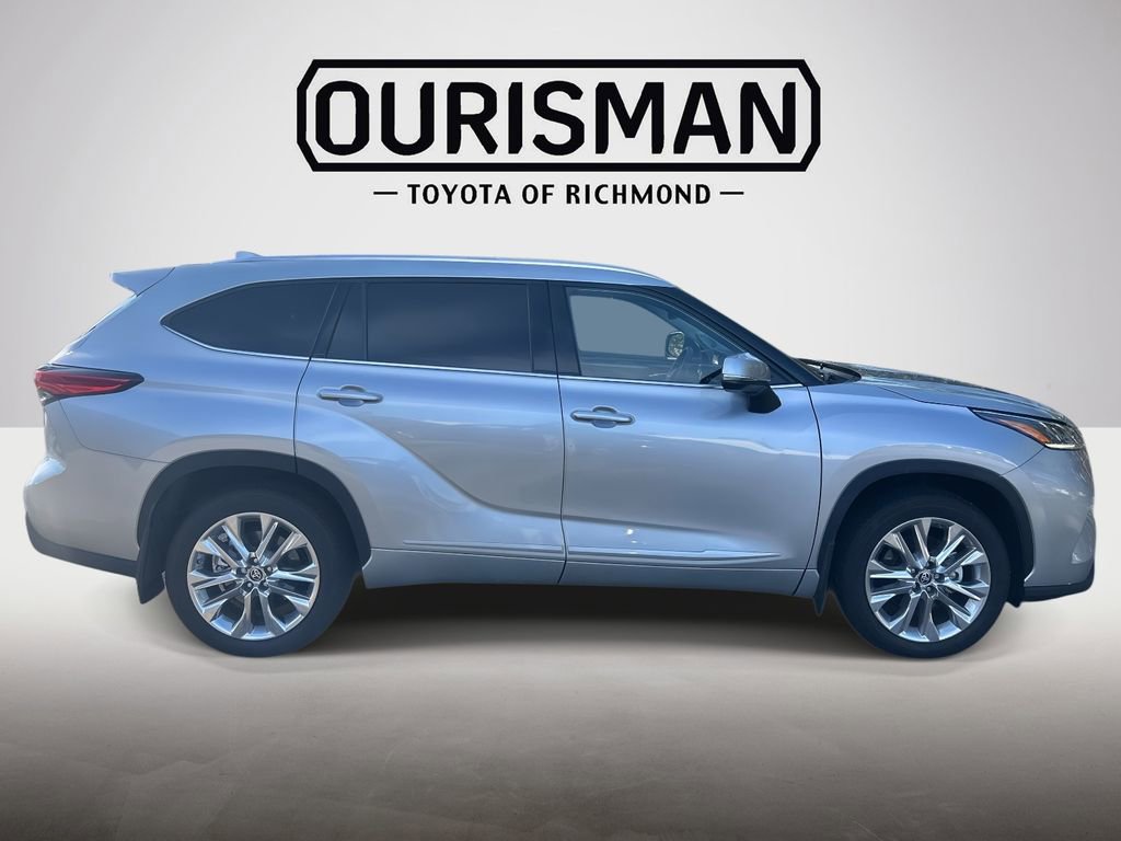 Used 2022 Toyota Highlander Limited image 2