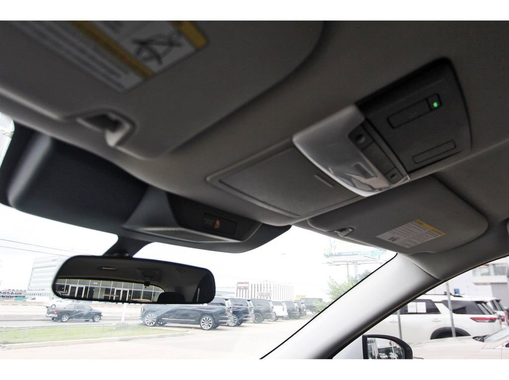 Used 2025 Nissan Pathfinder SV image 22