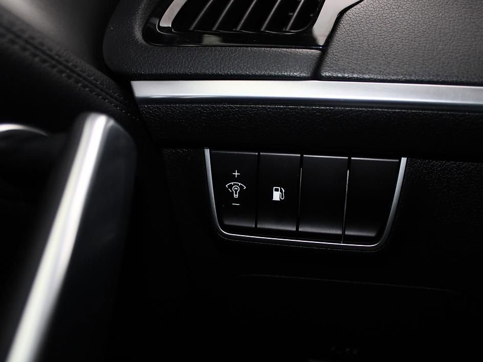 Used 2018 Kia Stinger GT image 22