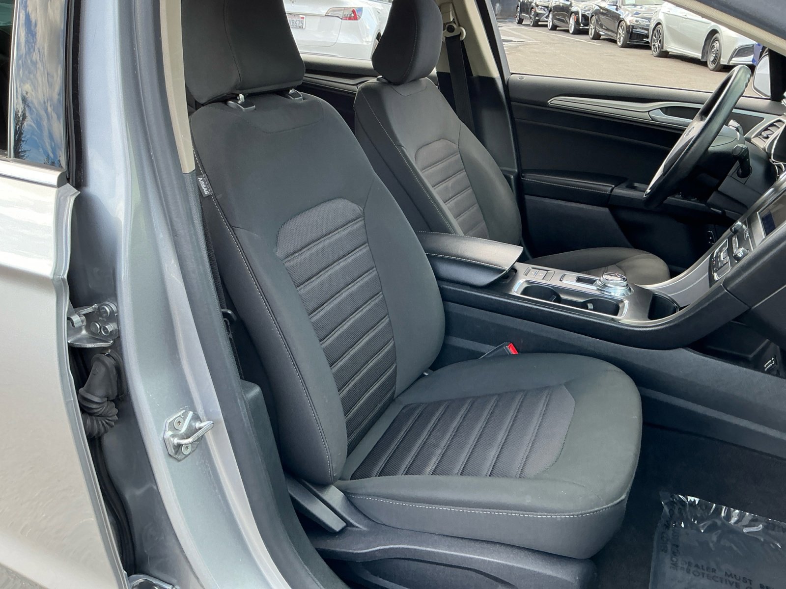 Used 2020 Ford Fusion SE image 18