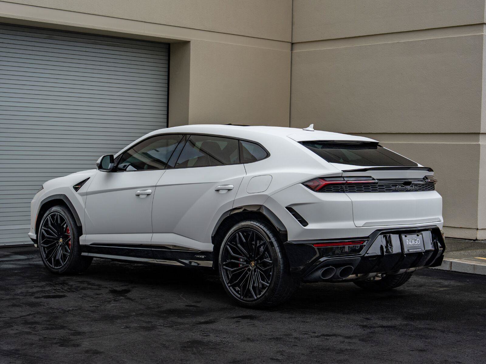 Used 2025 Lamborghini Urus SE AWD/4WD image 5