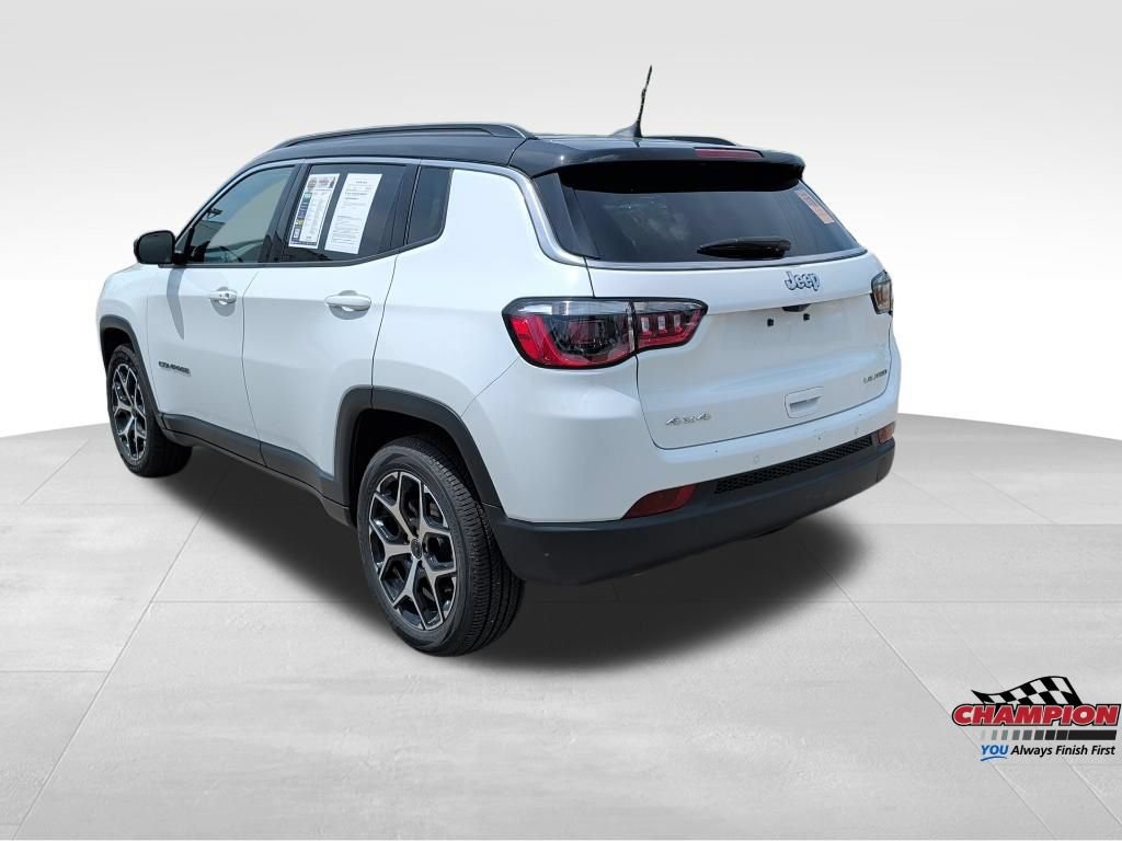 Used 2025 Jeep Compass Limited AWD/4WD image 3