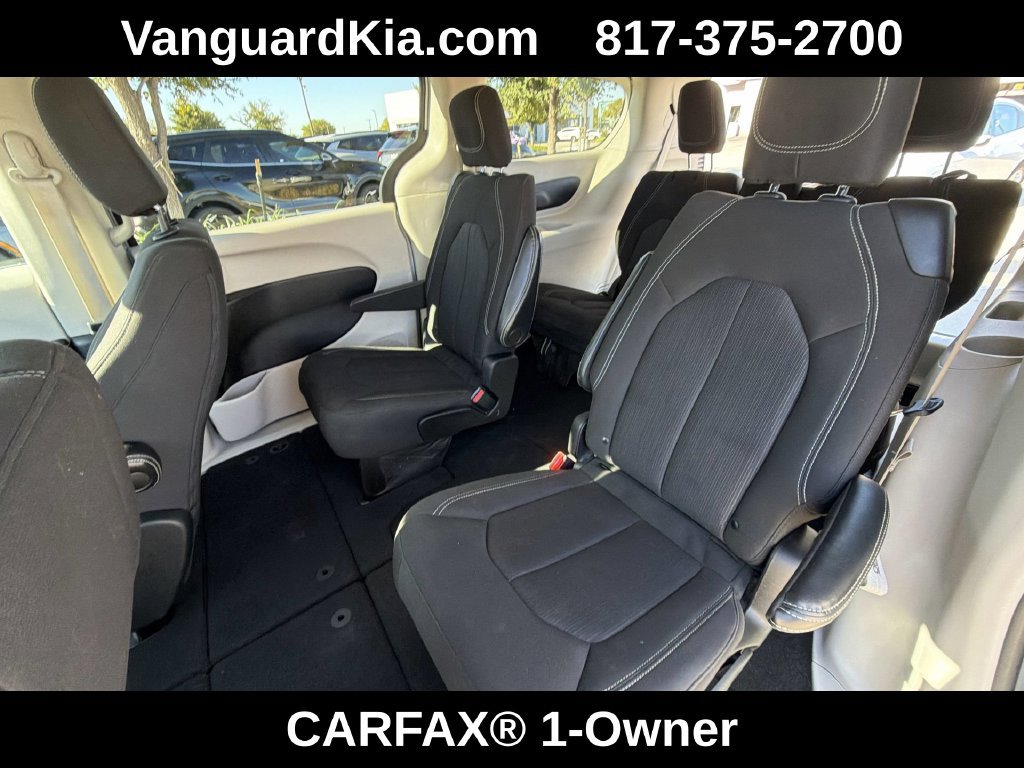 Used 2022 Chrysler Voyager LX FWD image 25