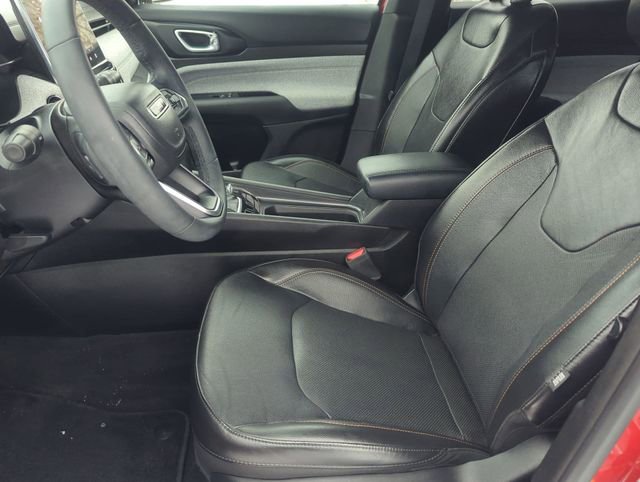 Used 2023 Jeep Compass Latitude AWD/4WD image 11