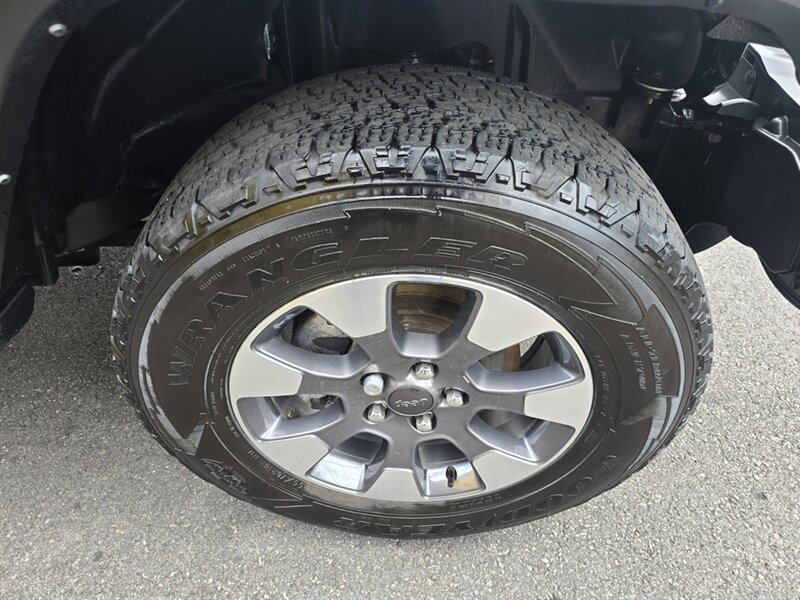 Used 2021 Jeep Wrangler Unlimited Sahara AWD/4WD image 29