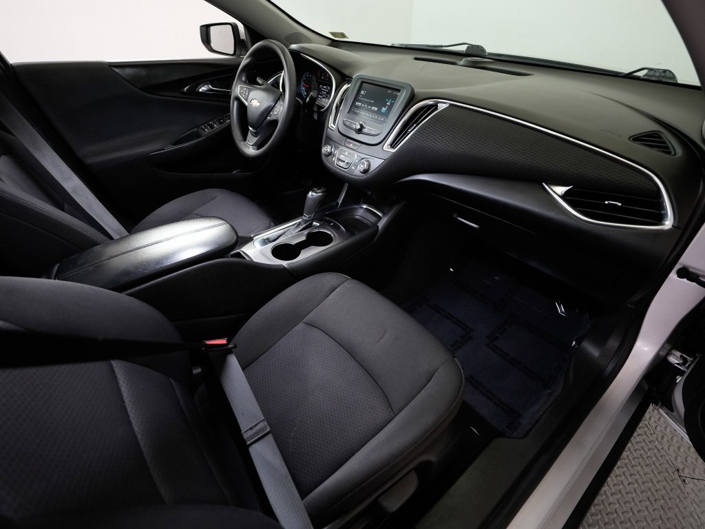 Used 2018 Chevrolet Malibu LT image 50
