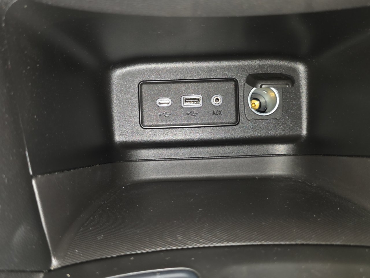 Used 2021 Chevrolet Equinox LT FWD image 25