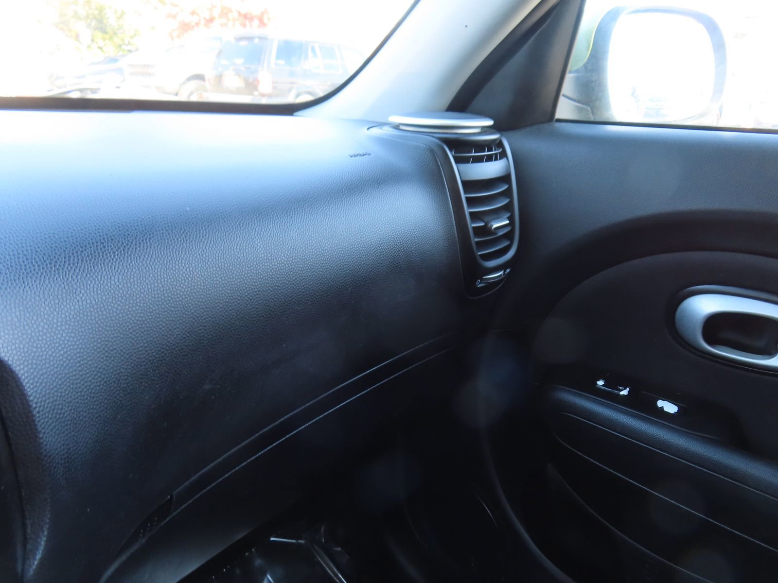 Used 2016 Kia Soul FWD image 23