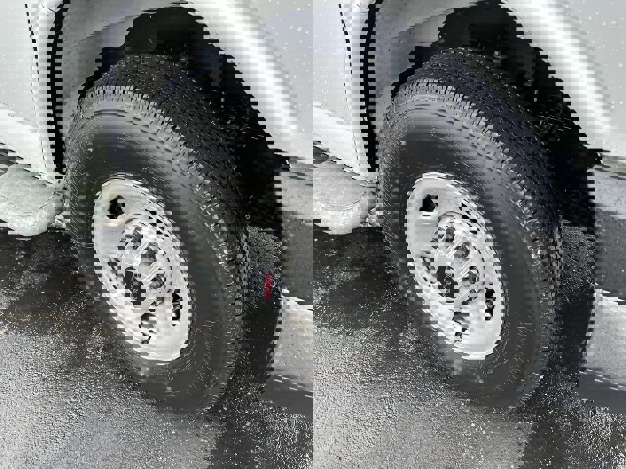 Used 2024 GMC Savana 2500 w/ Driver Convenience Package image 10