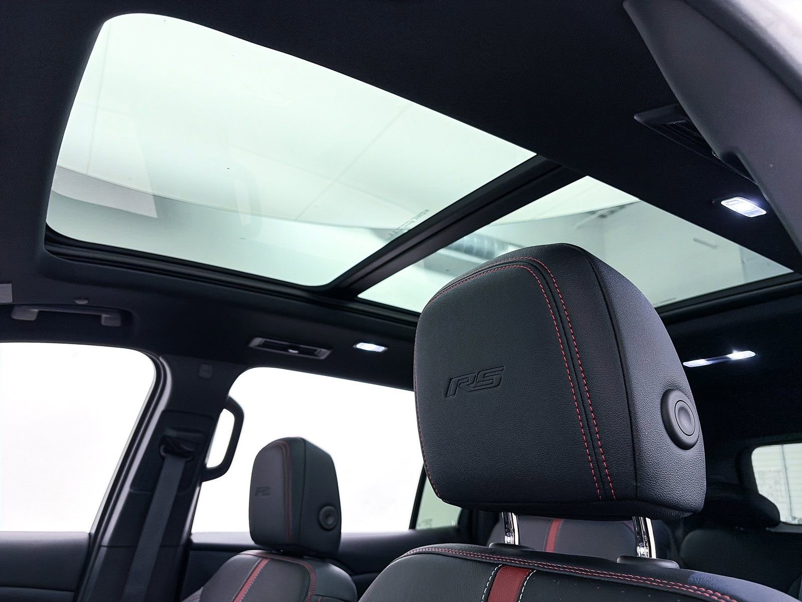 Used 2024 Chevrolet Traverse RS w/ LPO, Floor Liner Package image 5