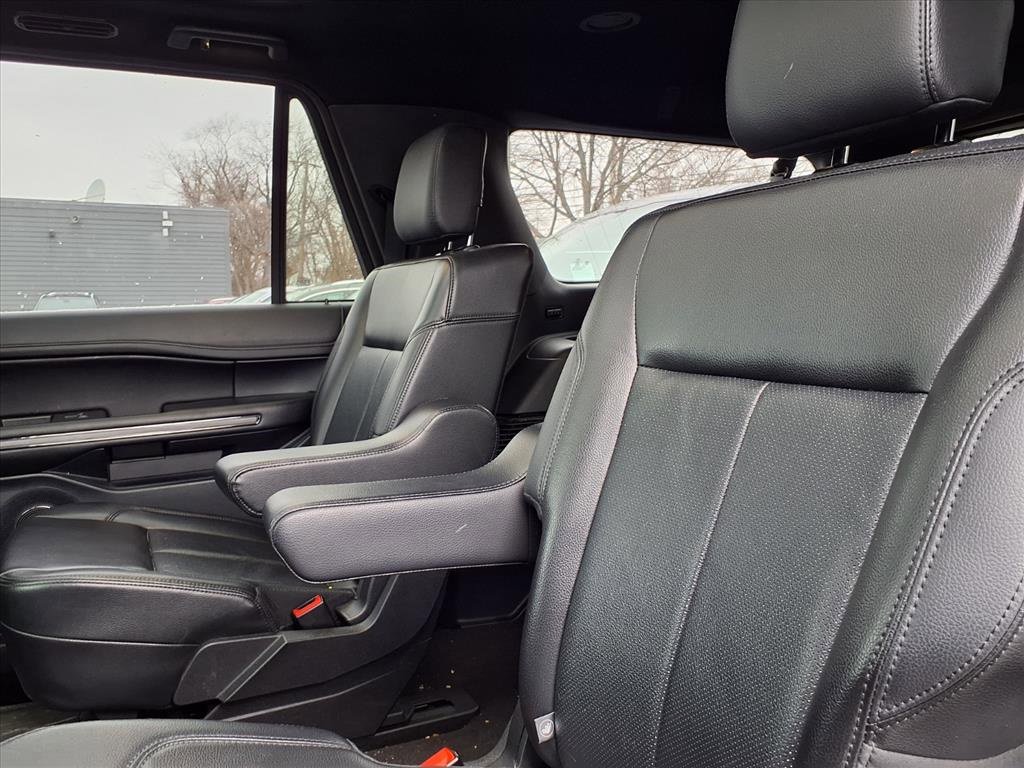 Used 2020 Ford Expedition Max XLT w/ Equipment Group 202A image 6