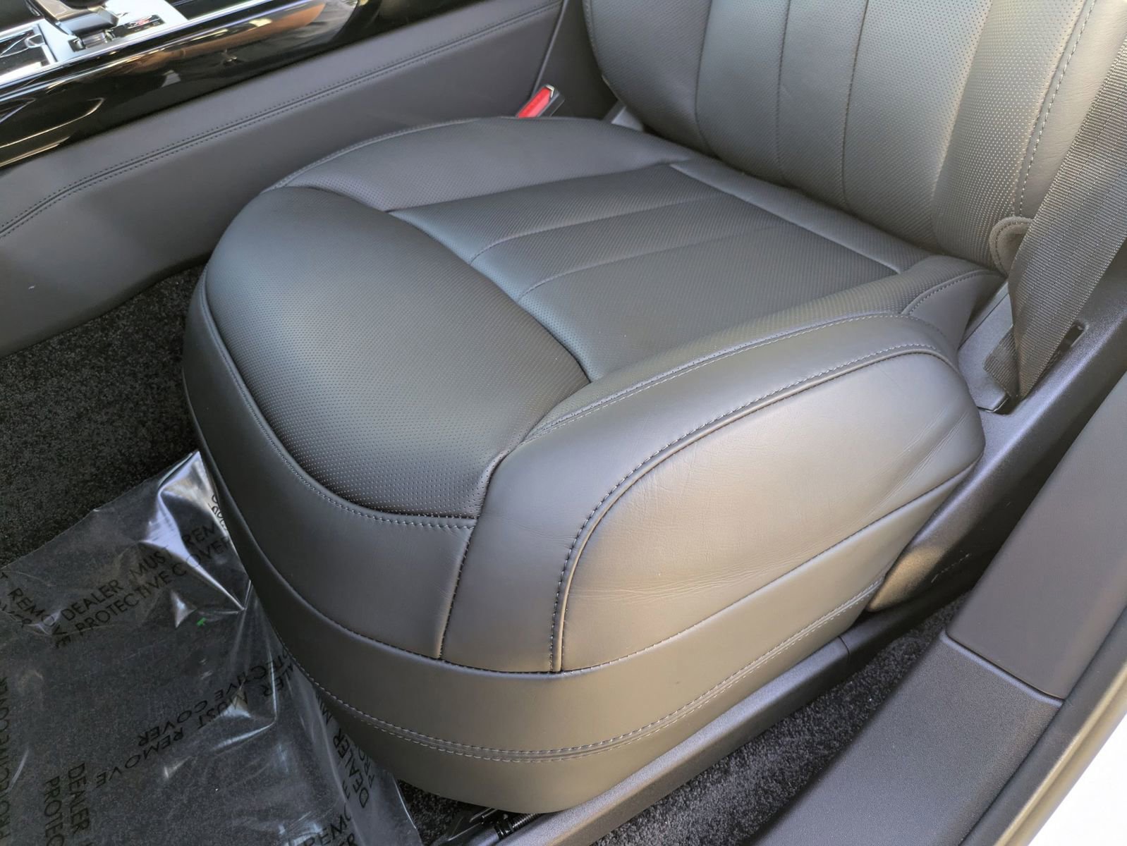 New 2026 Land Rover Range Rover Long Wheelbase Autobiography image 4