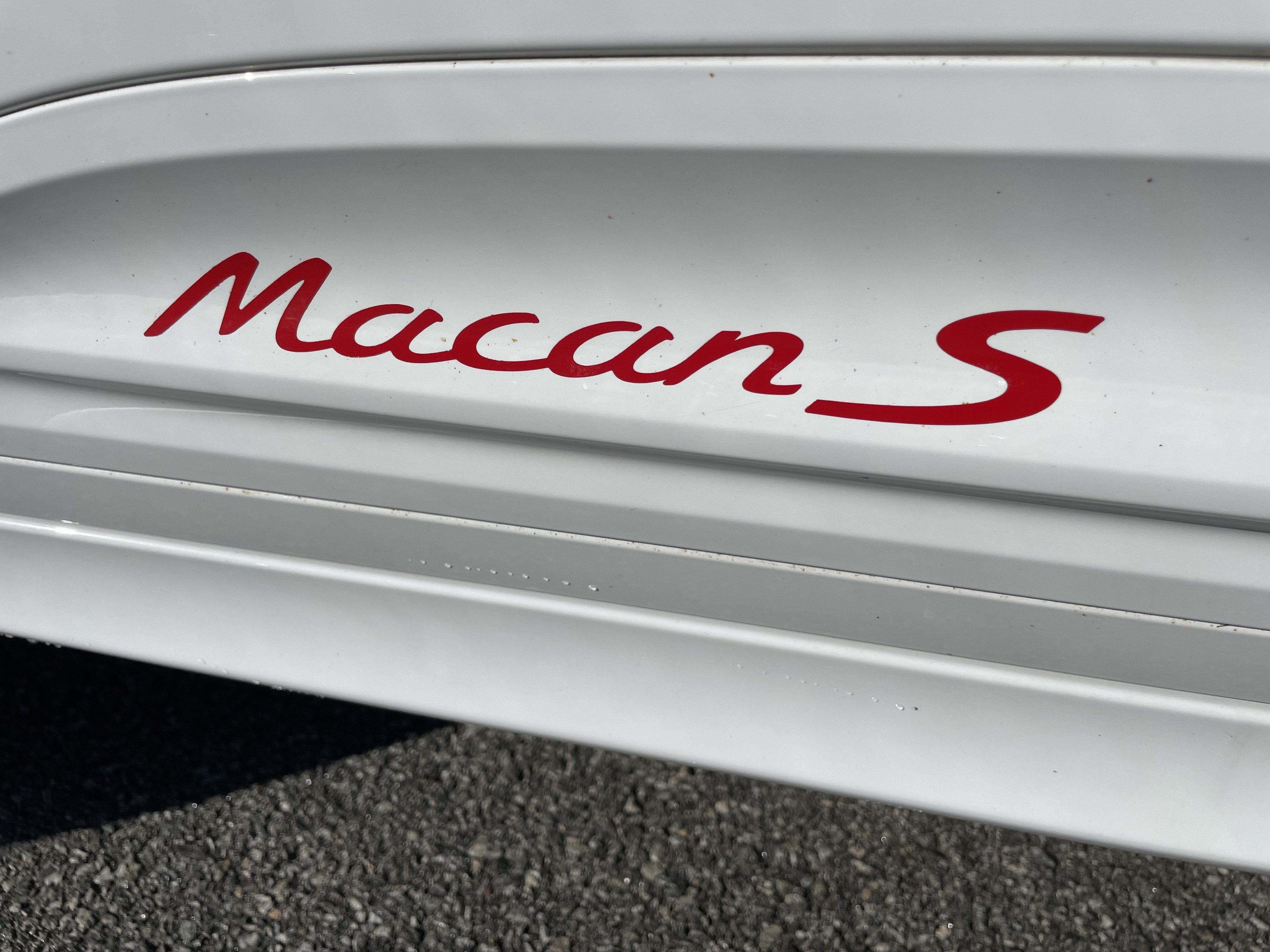 Used 2024 Porsche Macan S AWD/4WD image 33