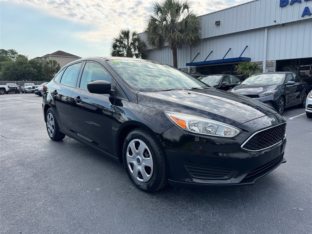 Used 2017 Ford Focus S FWD image 2