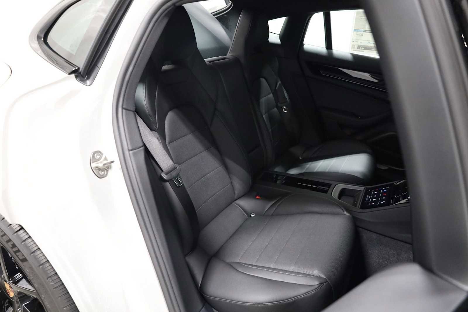 New 2026 Porsche Panamera image 36