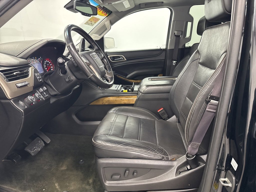 Used 2016 GMC Yukon XL Denali image 9
