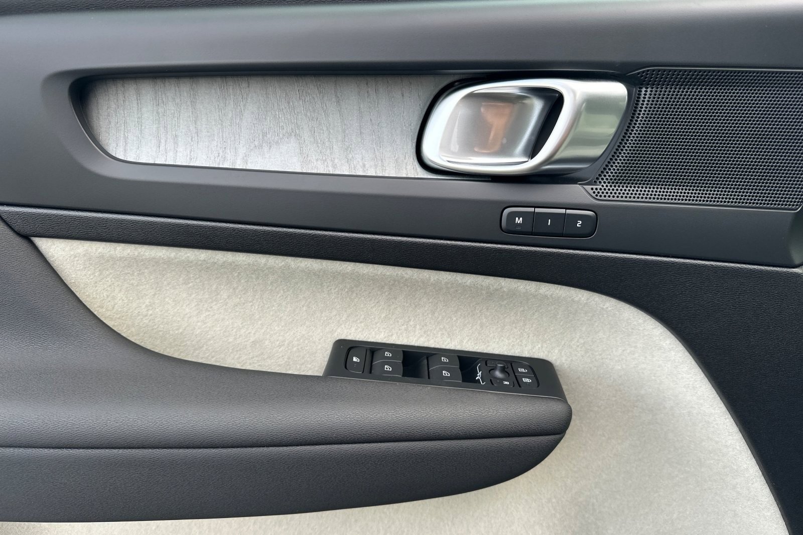 New 2026 Volvo XC40 B5 Plus w/ Protection Package Premier image 14