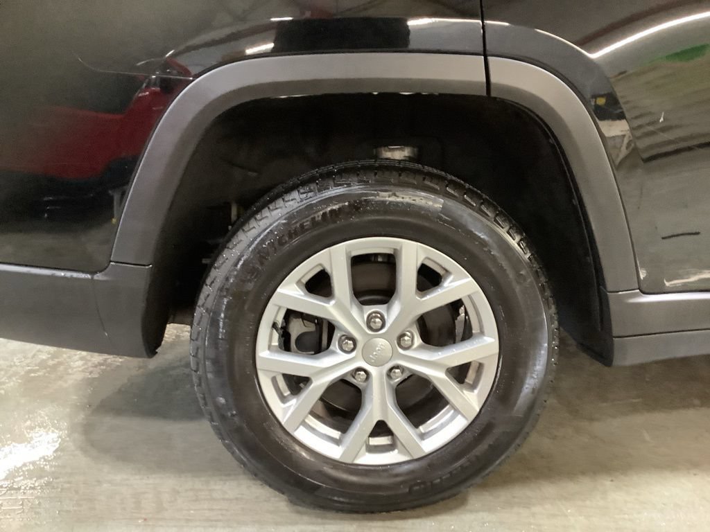 Certified 2023 Jeep Grand Cherokee L Limited w/ Trailer Tow Group (B) AWD/4WD image 13