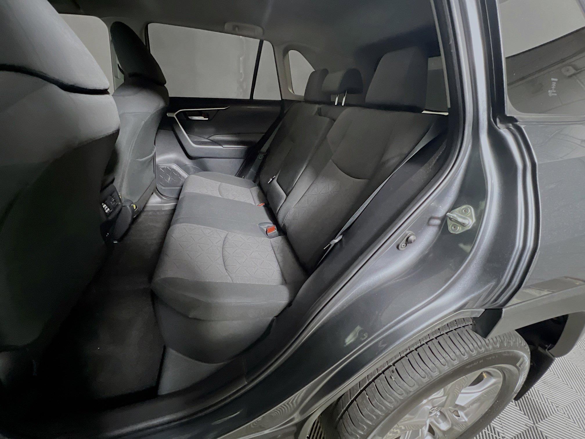 Used 2023 Toyota RAV4 XLE w/ Convenience Package image 29