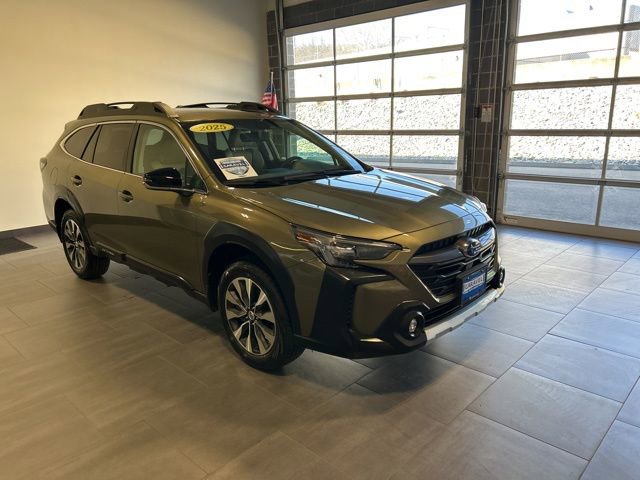 Used 2025 Subaru Outback Limited image 3