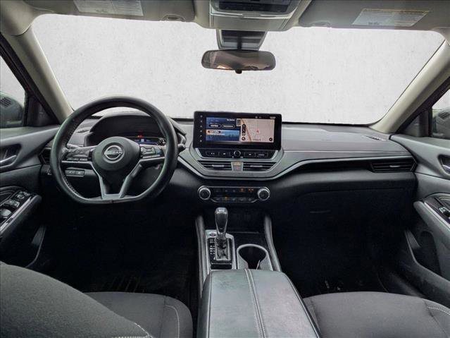 Used 2023 Nissan Altima 2.5 SV w/ SV Premium Package image 14