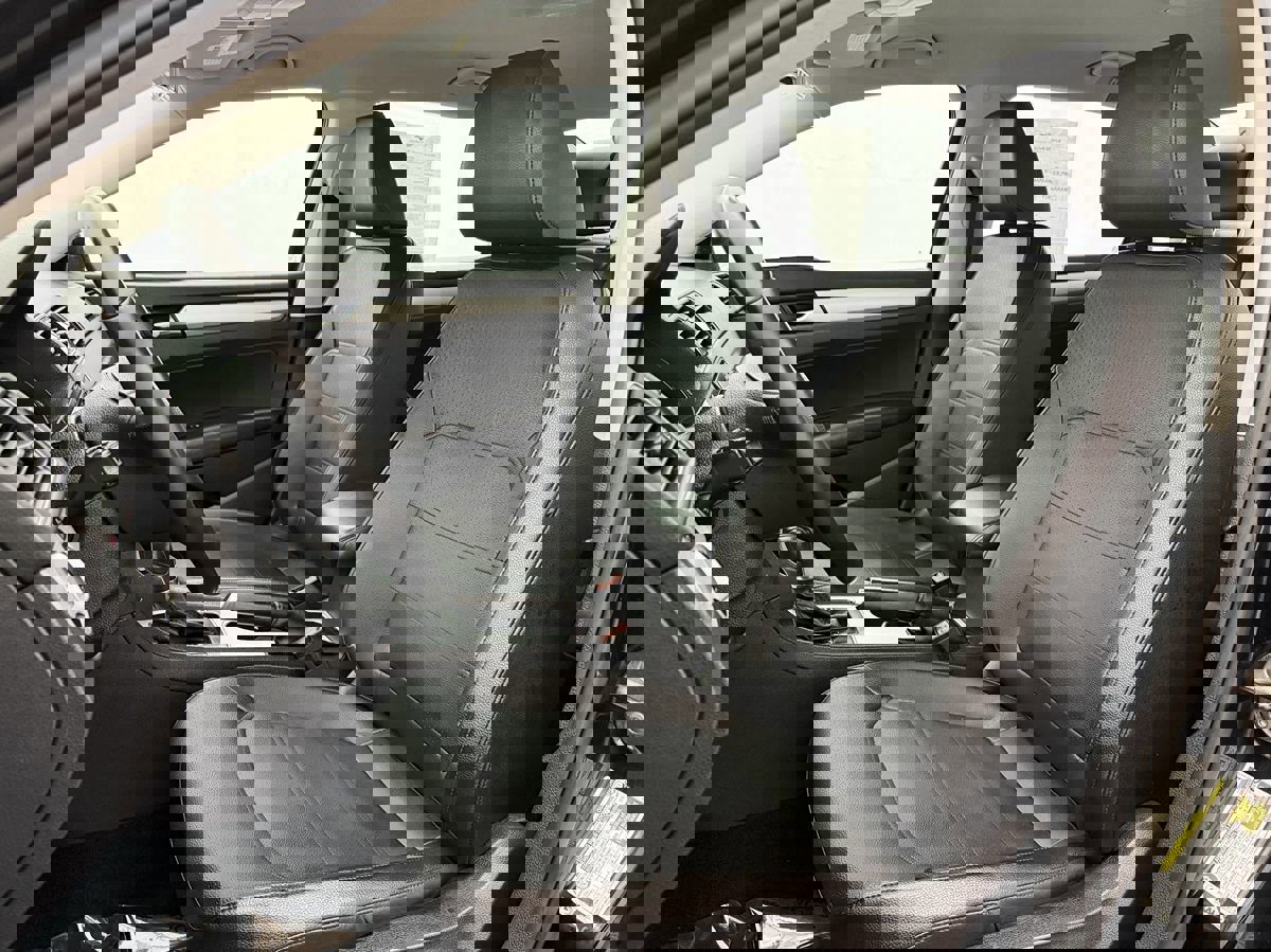 Used 2013 Volkswagen Passat 2.5 SE image 9