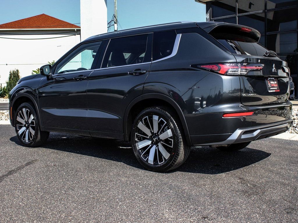 New 2025 Mitsubishi Outlander SEL image 4