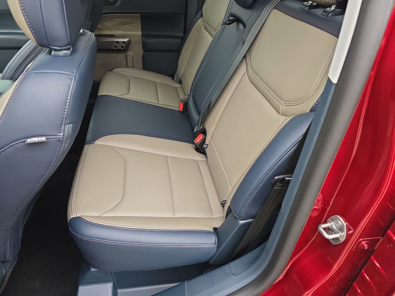 Used 2025 Ford Maverick Lariat w/ 4K Tow Package image 19