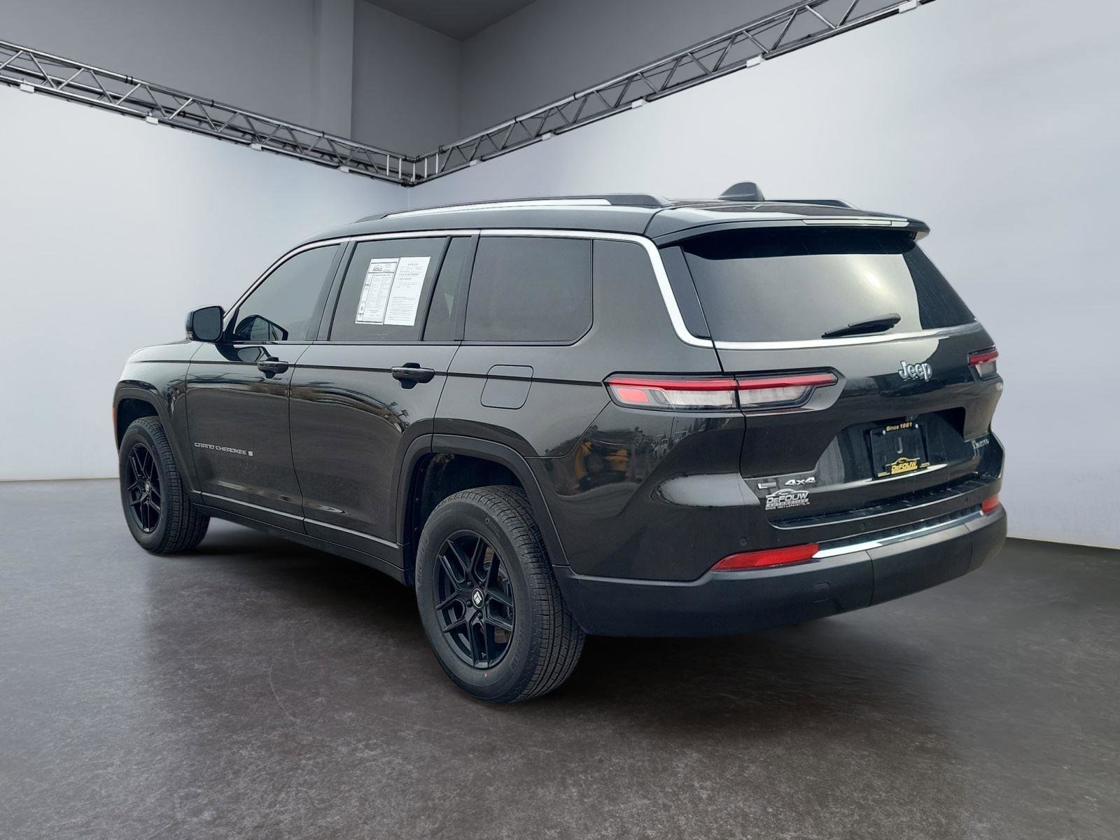 Used 2022 Jeep Grand Cherokee L Limited image 5