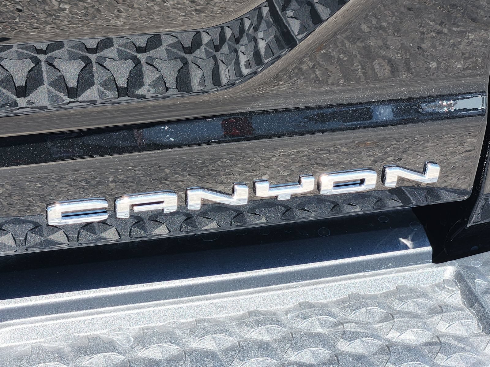 New 2026 GMC Canyon Denali AWD/4WD image 13