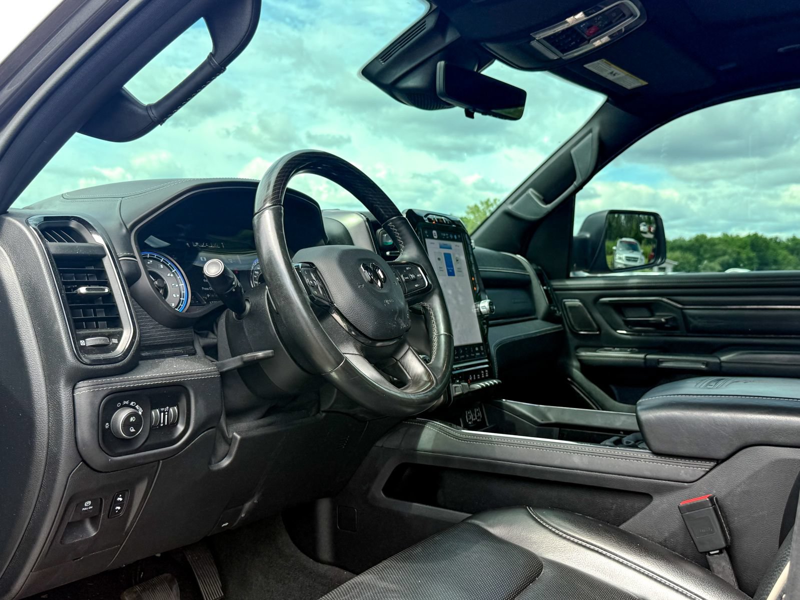 Used 2022 RAM 1500 Limited AWD/4WD image 10