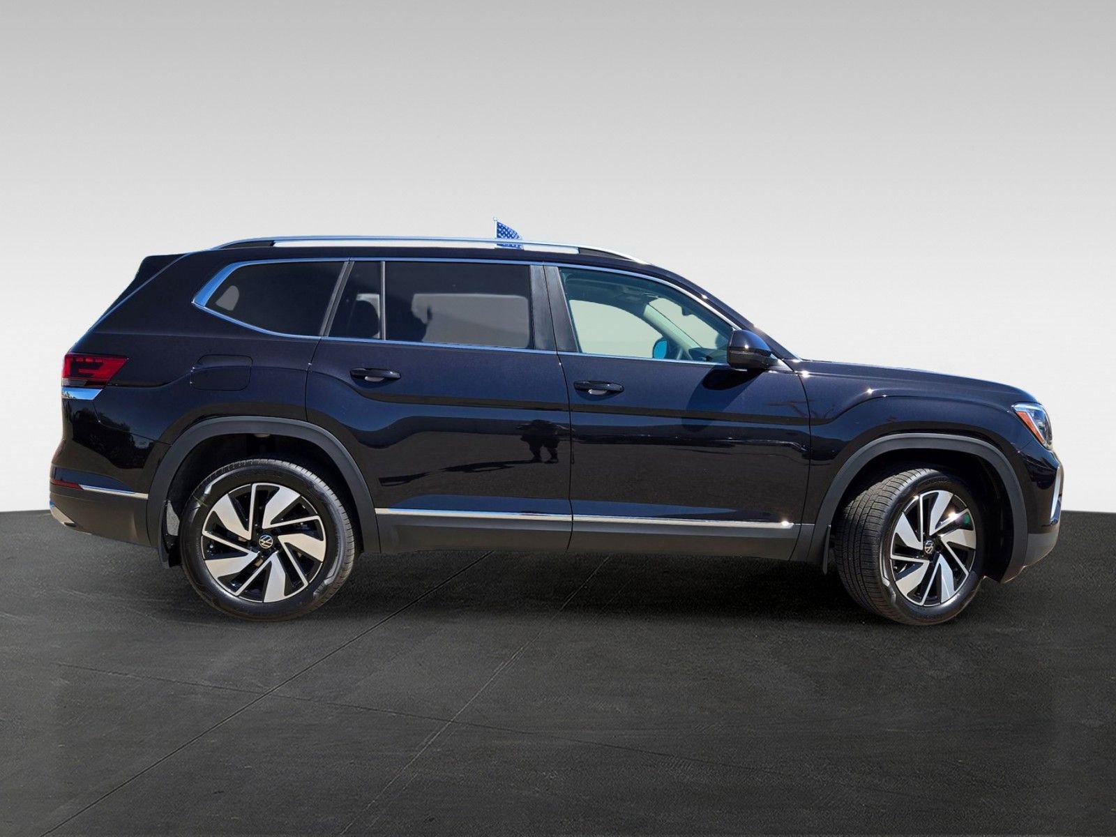 New 2026 Volkswagen Atlas SEL image 3