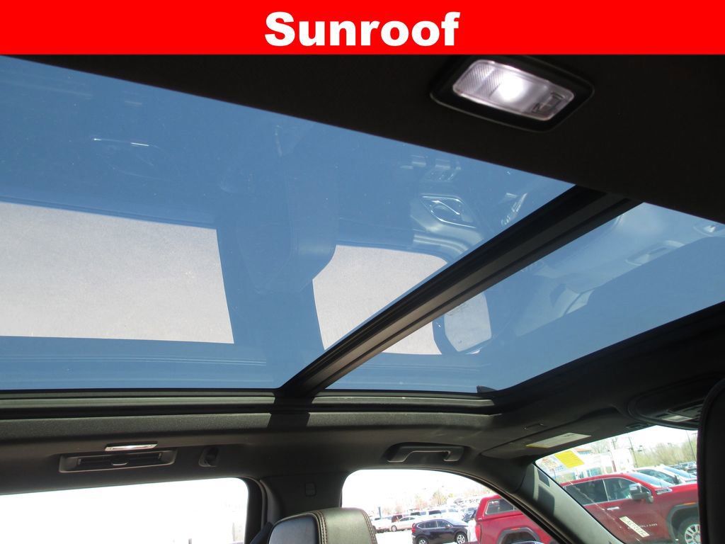 Used 2023 Chevrolet Suburban RST w/ Luxury Package AWD/4WD image 17