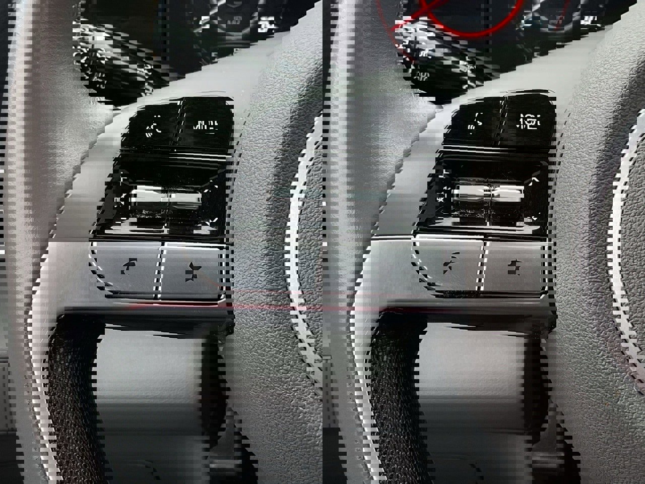 Used 2025 Hyundai Elantra SEL image 24