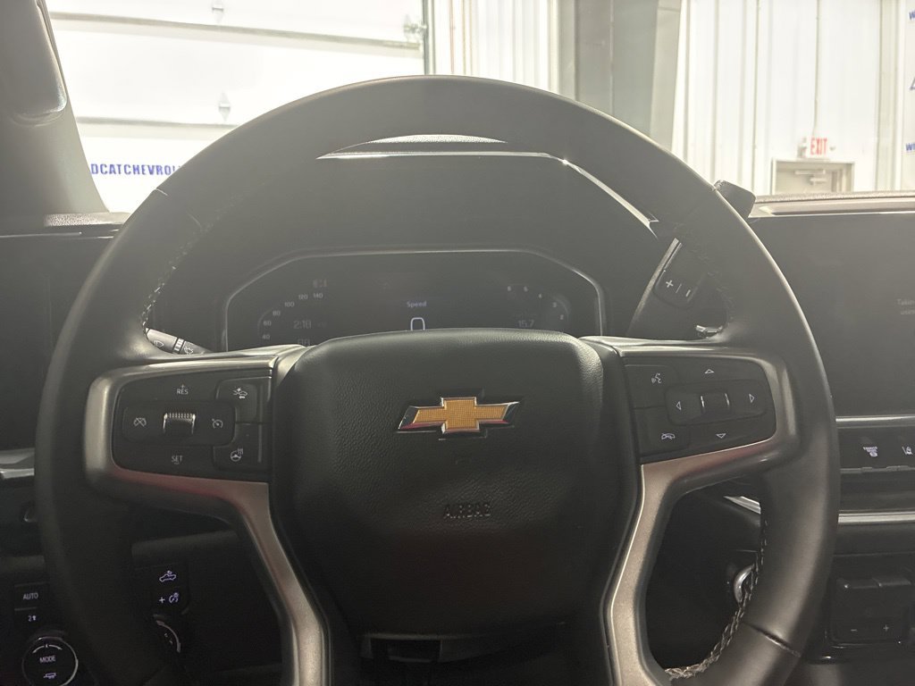 Used 2025 Chevrolet Silverado 2500 LTZ w/ LTZ Premium Package AWD/4WD image 25