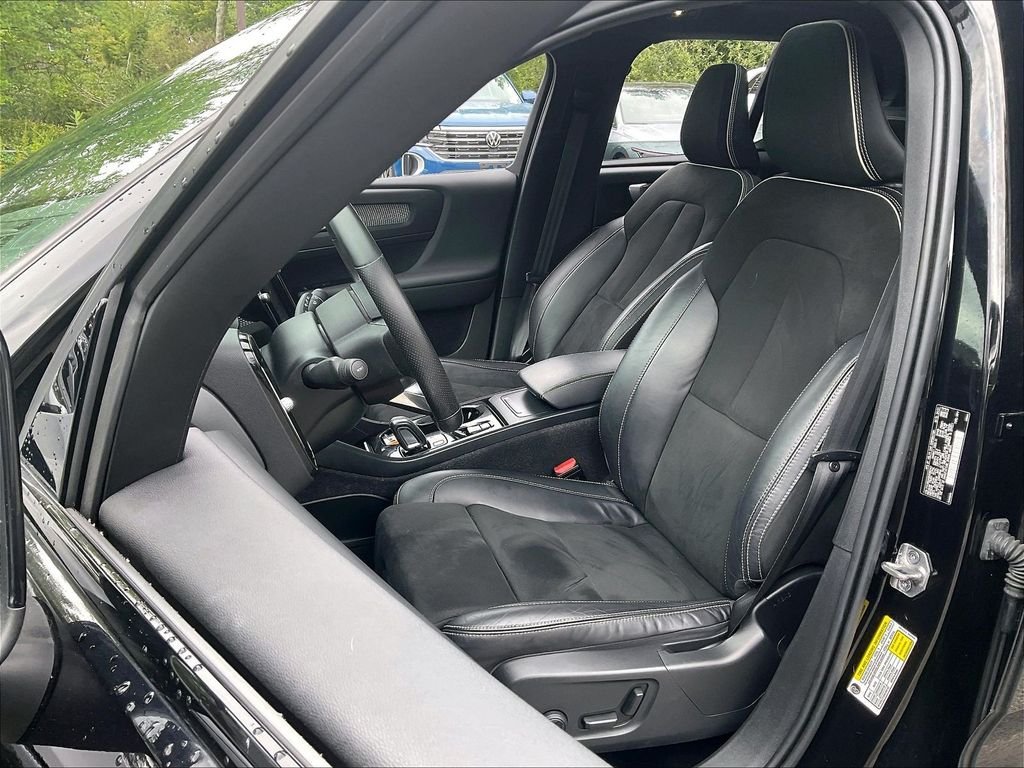 Used 2021 Volvo XC40 T5 R-Design w/ Climate Package AWD/4WD image 10