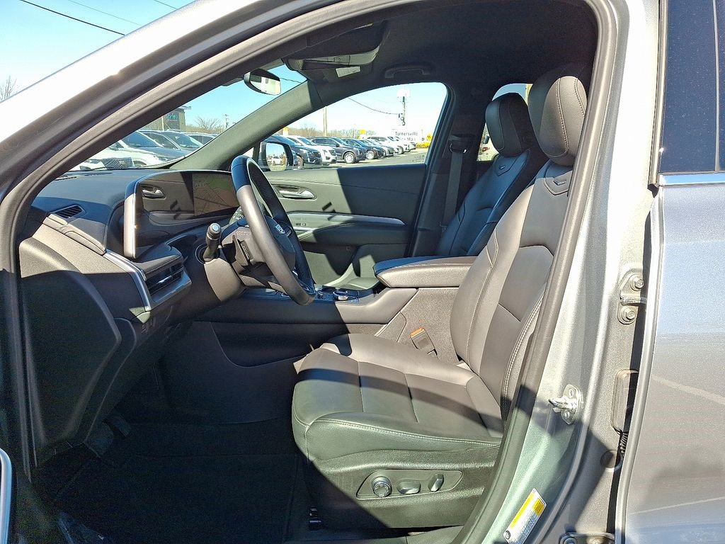 Certified 2025 Cadillac XT4 Premium Luxury AWD/4WD image 14