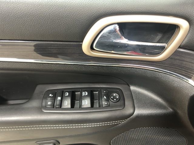 Used 2014 Jeep Grand Cherokee Overland image 14