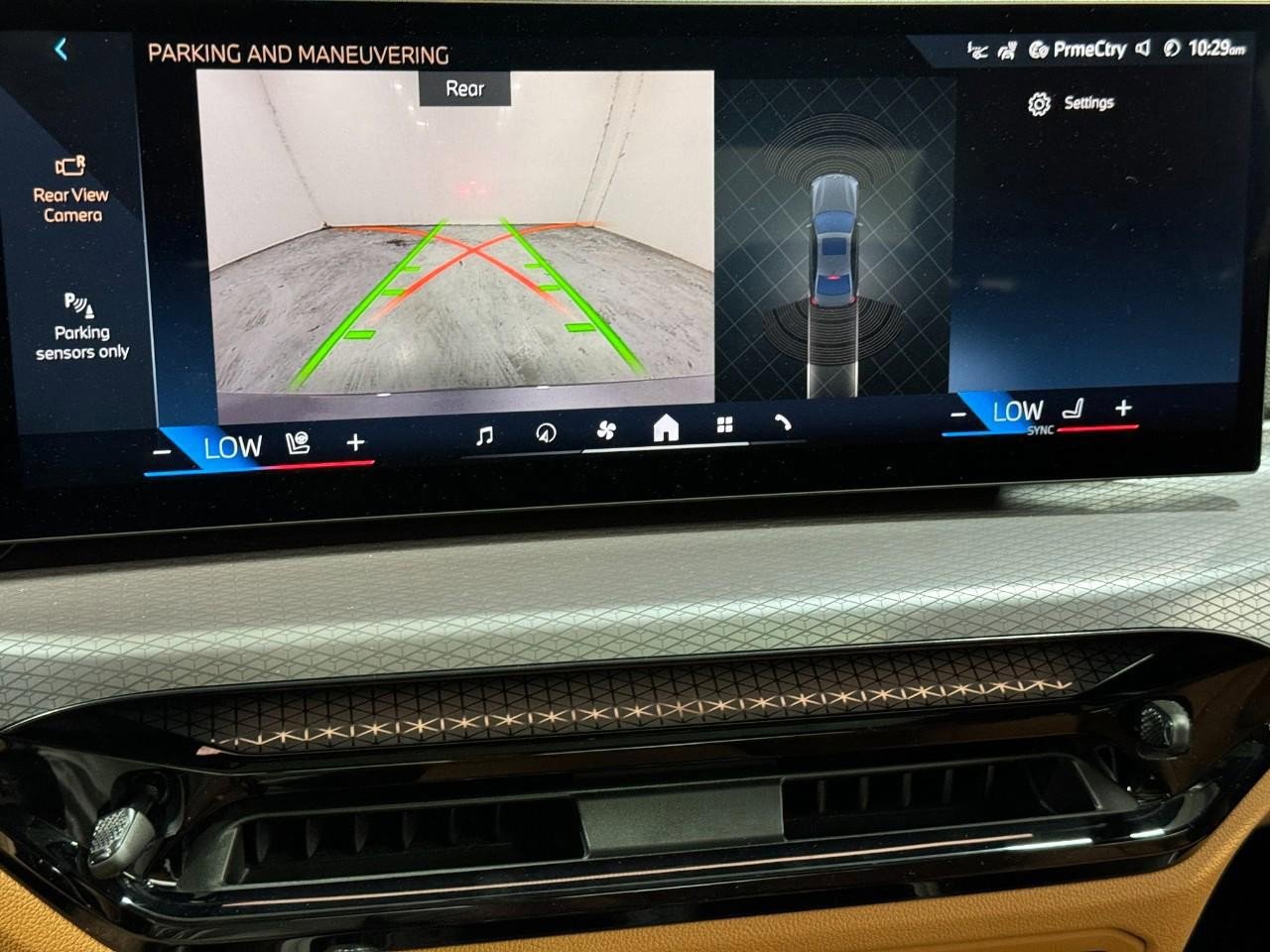 Used 2025 BMW 330i xDrive Sedan w/ Premium Package image 30