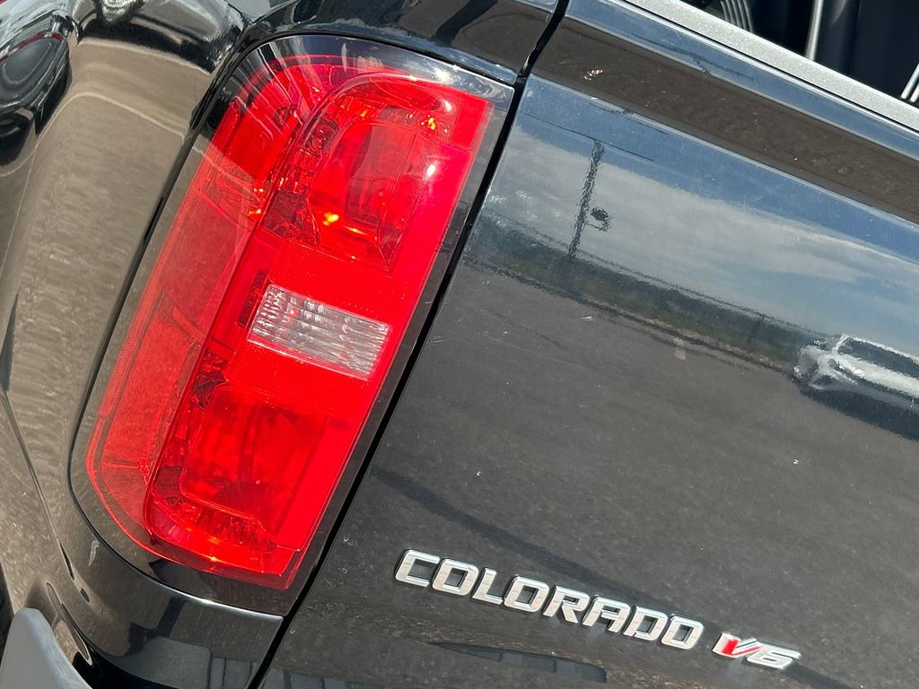 Used 2017 Chevrolet Colorado Z71 w/ Z71 Midnight Edition AWD/4WD image 26