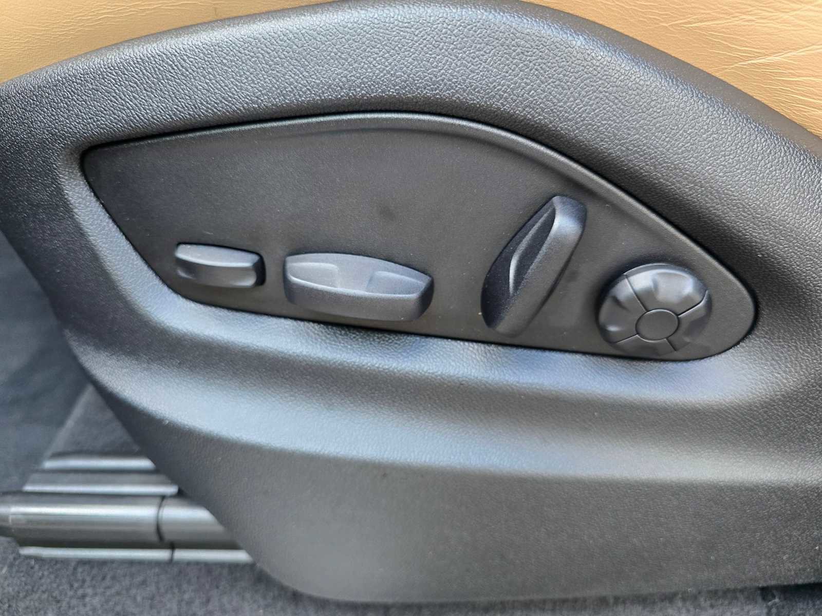 Used 2024 Porsche Cayenne S image 24