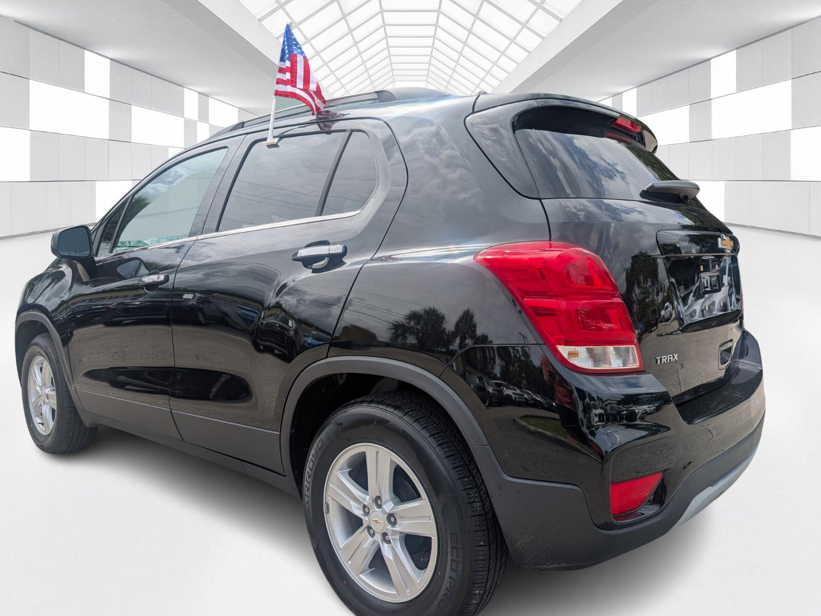Used 2019 Chevrolet Trax LT w/ LT Convenience Package image 5