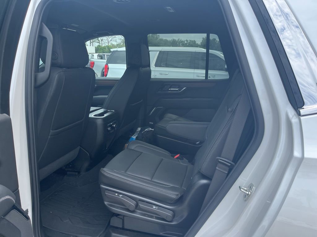 Used 2025 GMC Yukon Denali AWD/4WD image 9